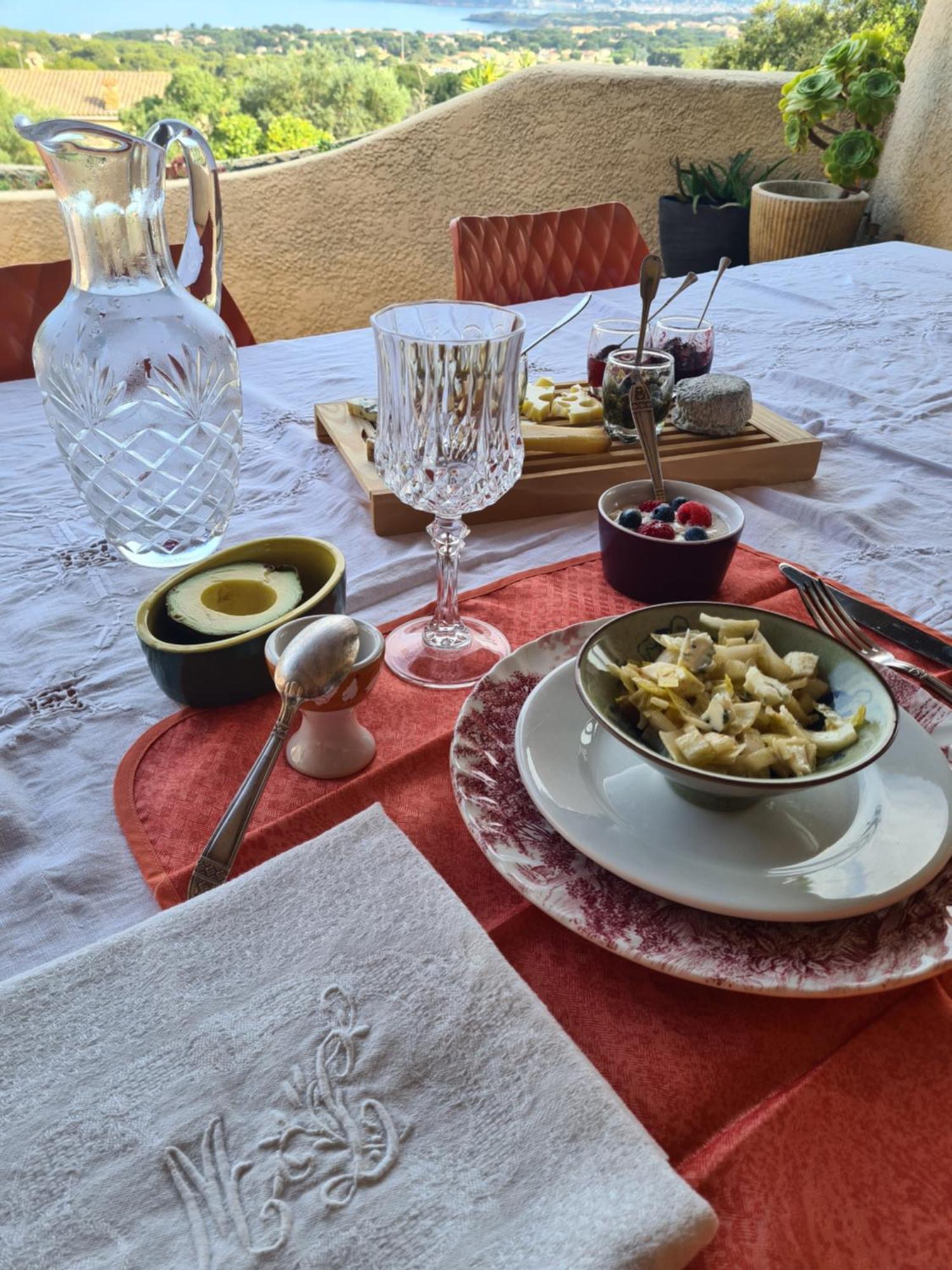 Villa M, Chambres D'Hotes, Vue Mer, Sauna, Piscine A Six-Fours Сис-Фур-Ле-Пляж Экстерьер фото